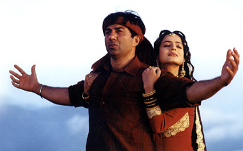 Amisha Patel in song Hum Juda ho gaye